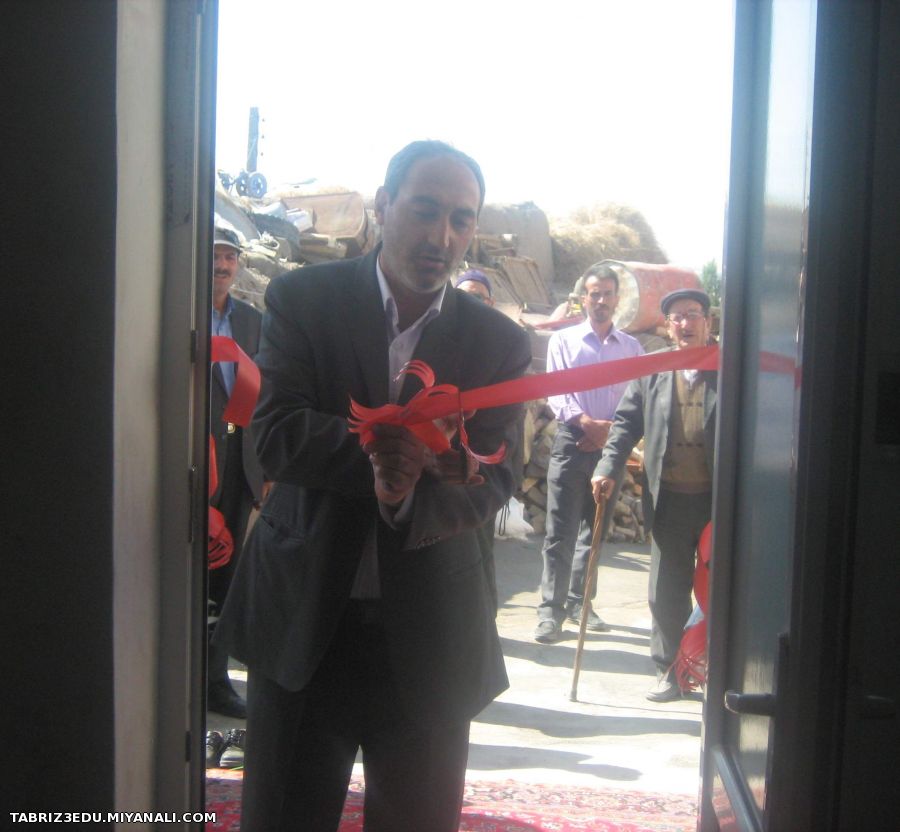 افتتاح خانه مدد جوئی در روستای ورزقان بمناسبت هفته دفاع مقدس